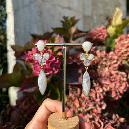 Boucles d’oreilles pierre de lune dorées