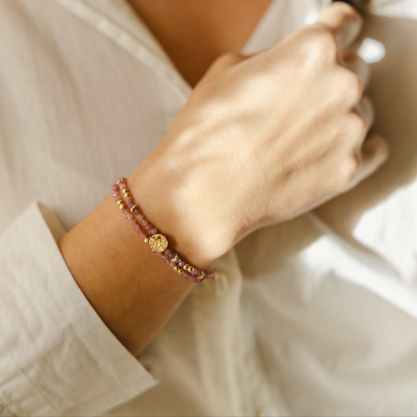 Bracelet double tourmaline rose facettée – plaqué or