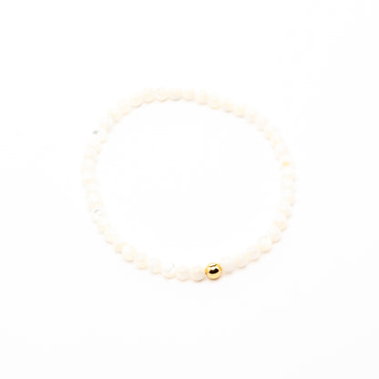 Bracelet nacre plaqué or – bijou délicat